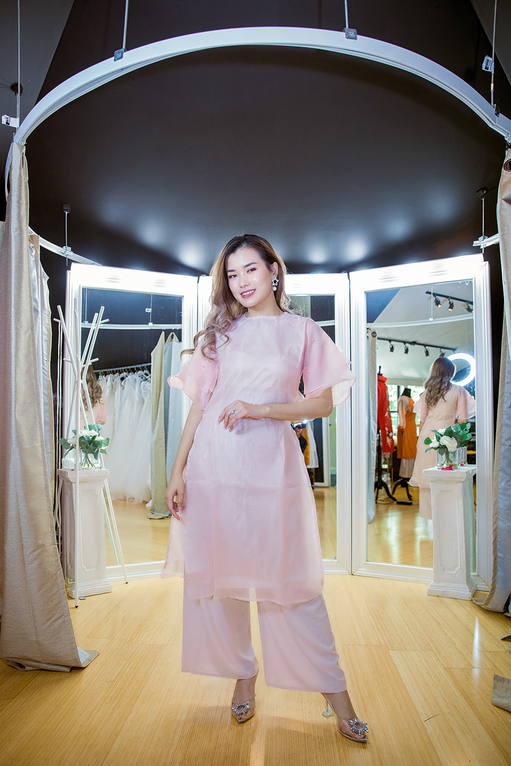 CT Ao Dai Cach Tan 1001