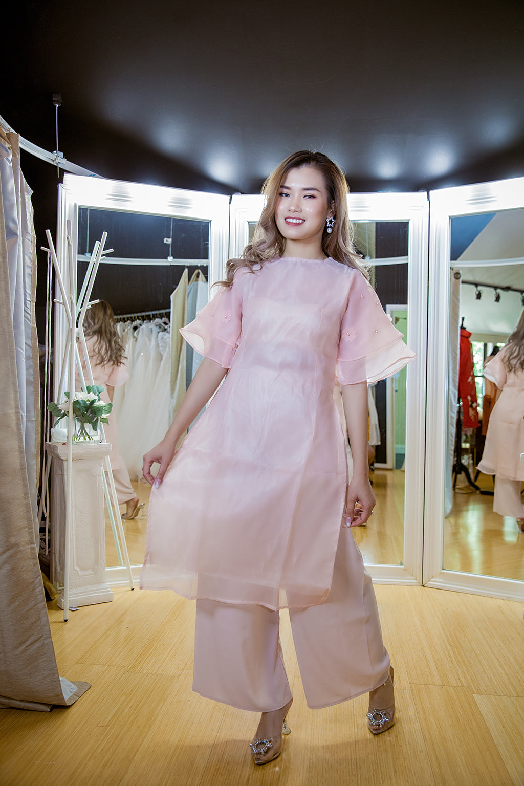 CT Ao Dai Cach Tan 1001