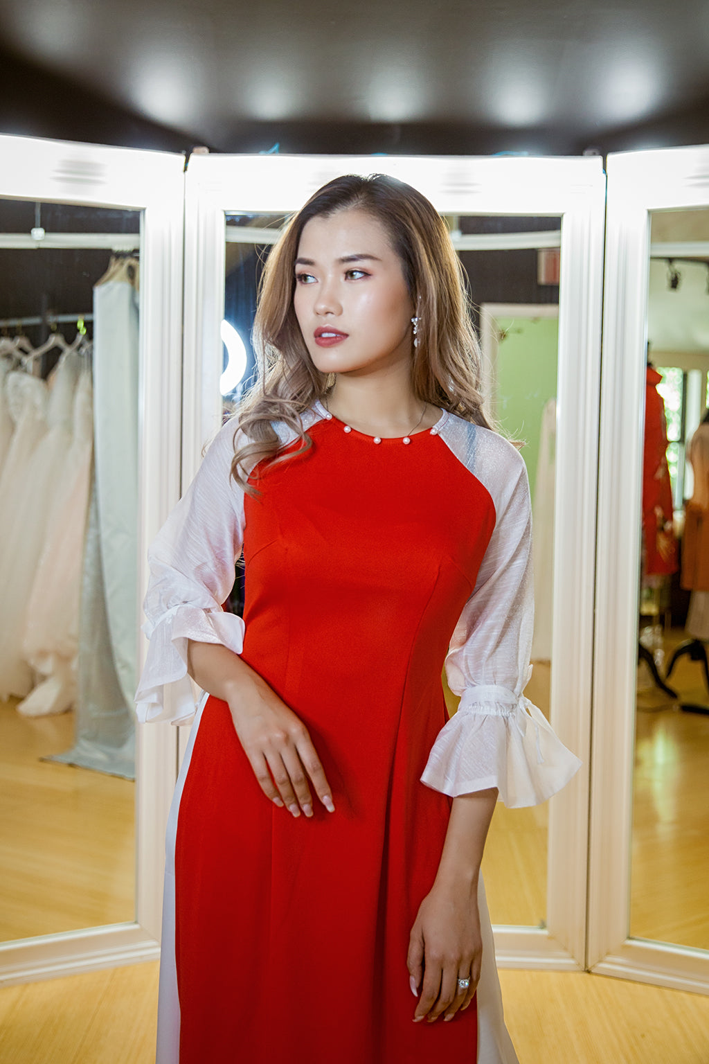 CT AO DAI CACH TAN 1005