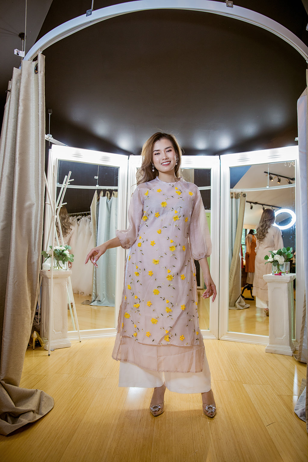 CT AO DAI CACH TAN 1008