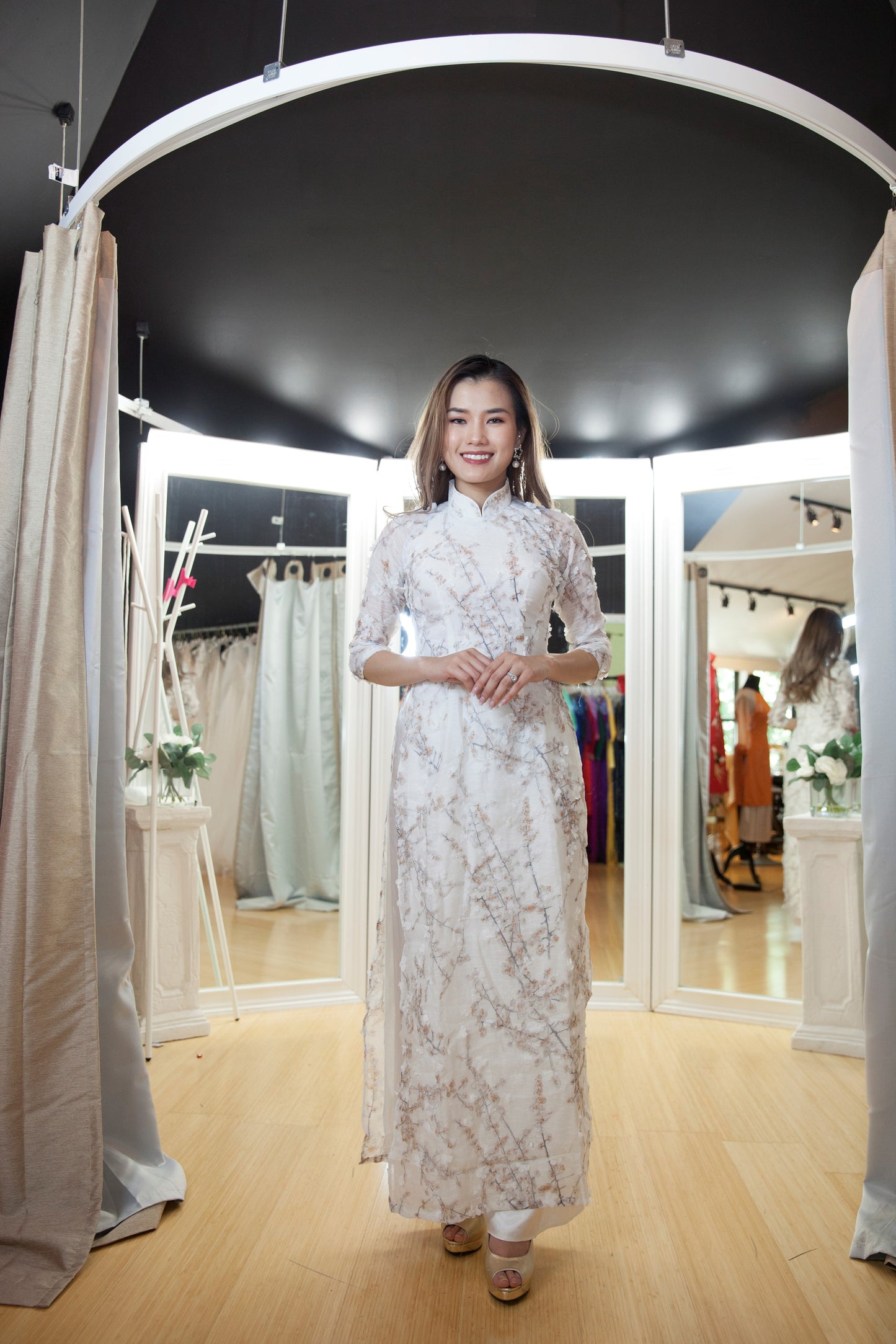 CT AO DAI CACH TAN 1021