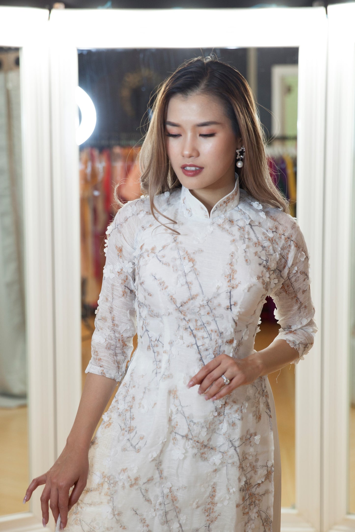 CT AO DAI CACH TAN 1021