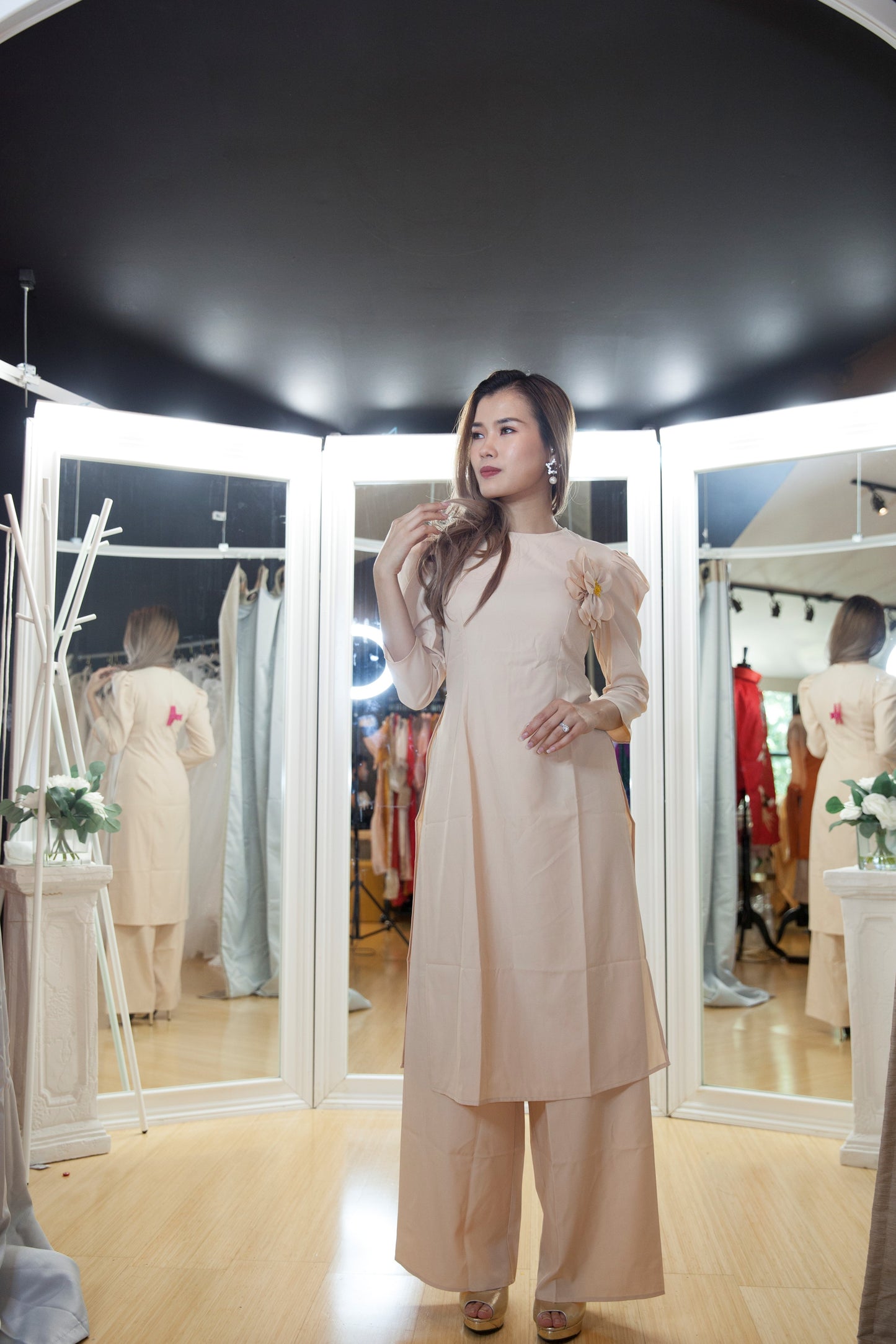 CT AO DAI CACH TAN 1026