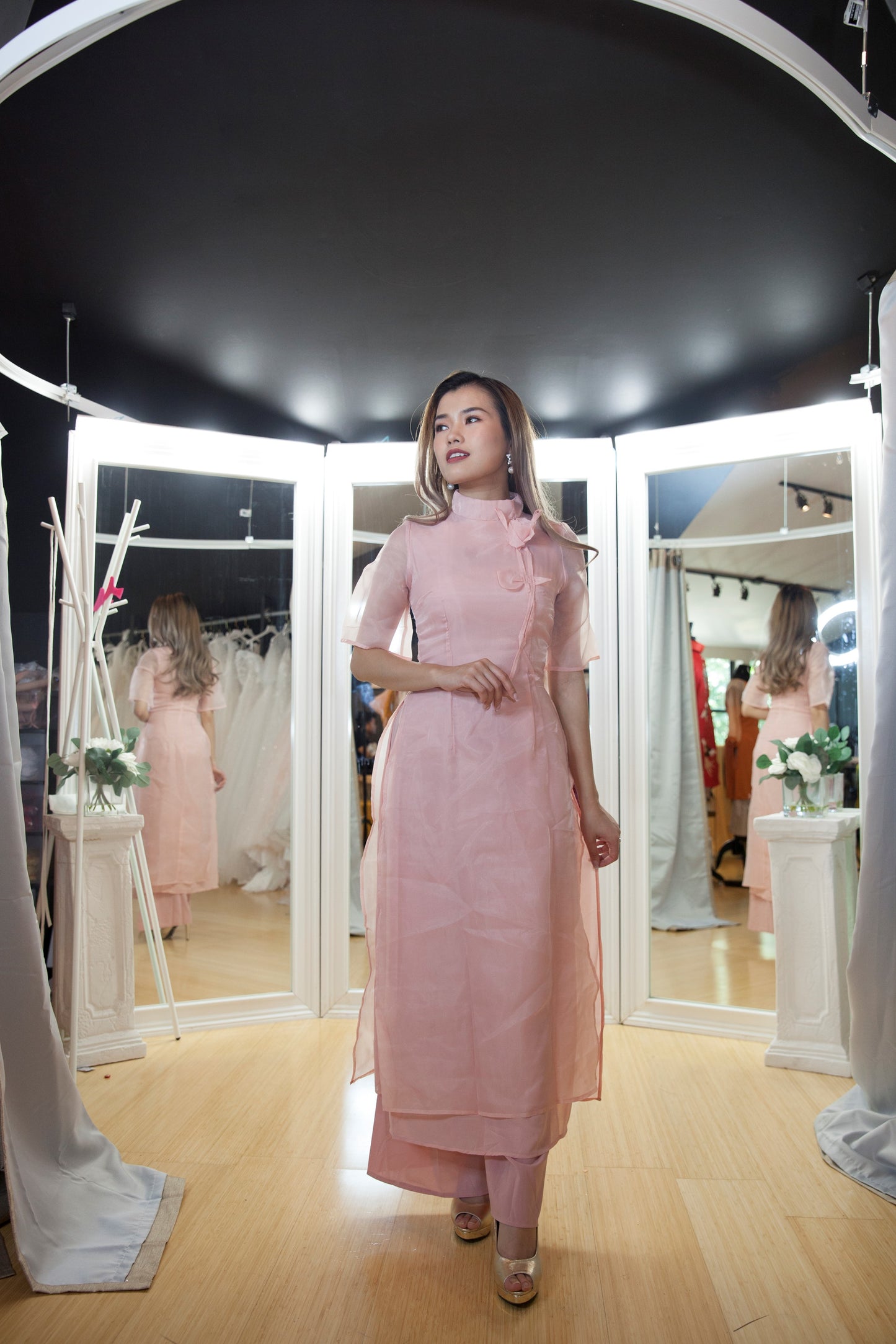 CT AO DAI CACH TAN 1037