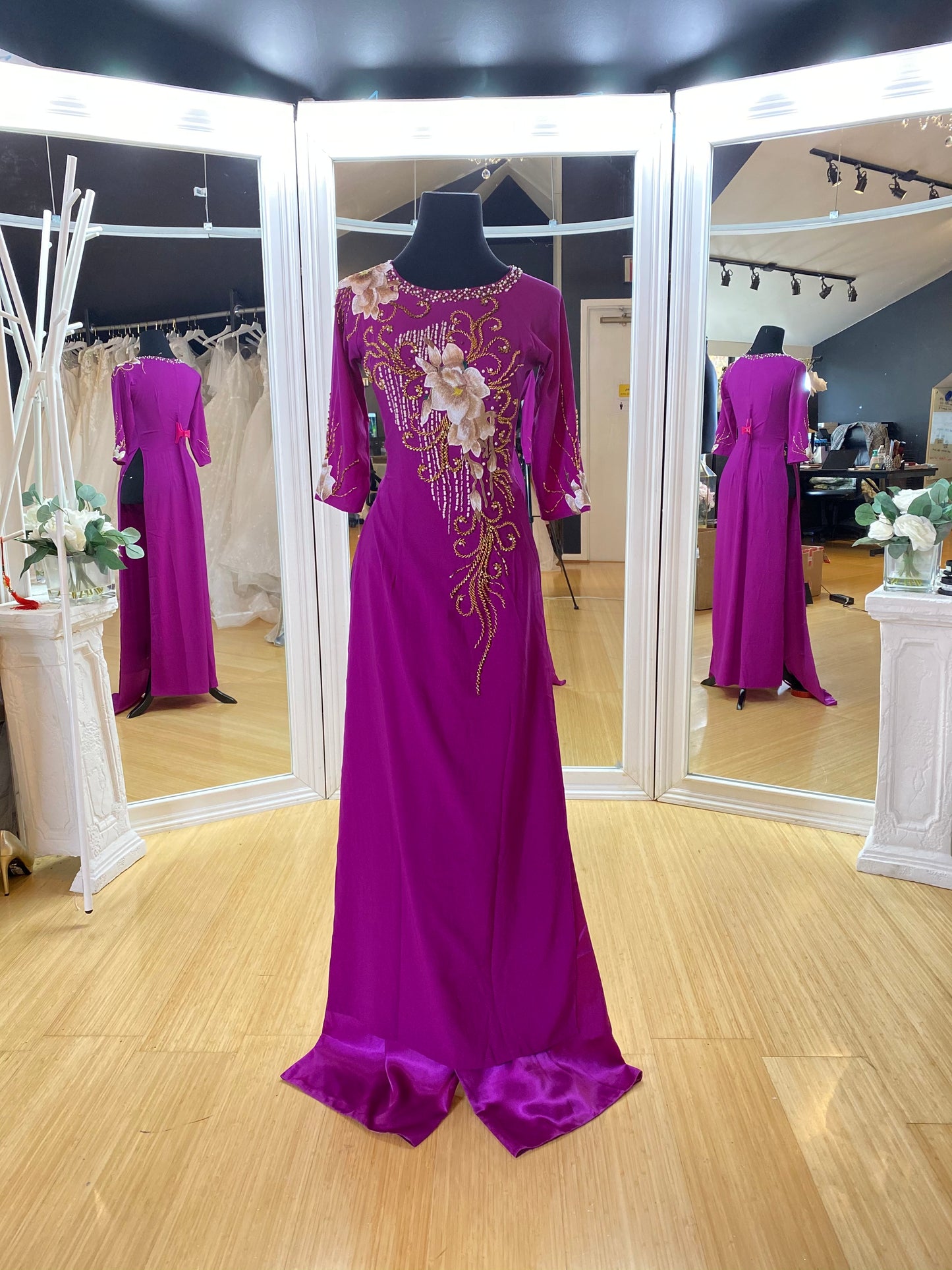 BS AODAI MOM 1001