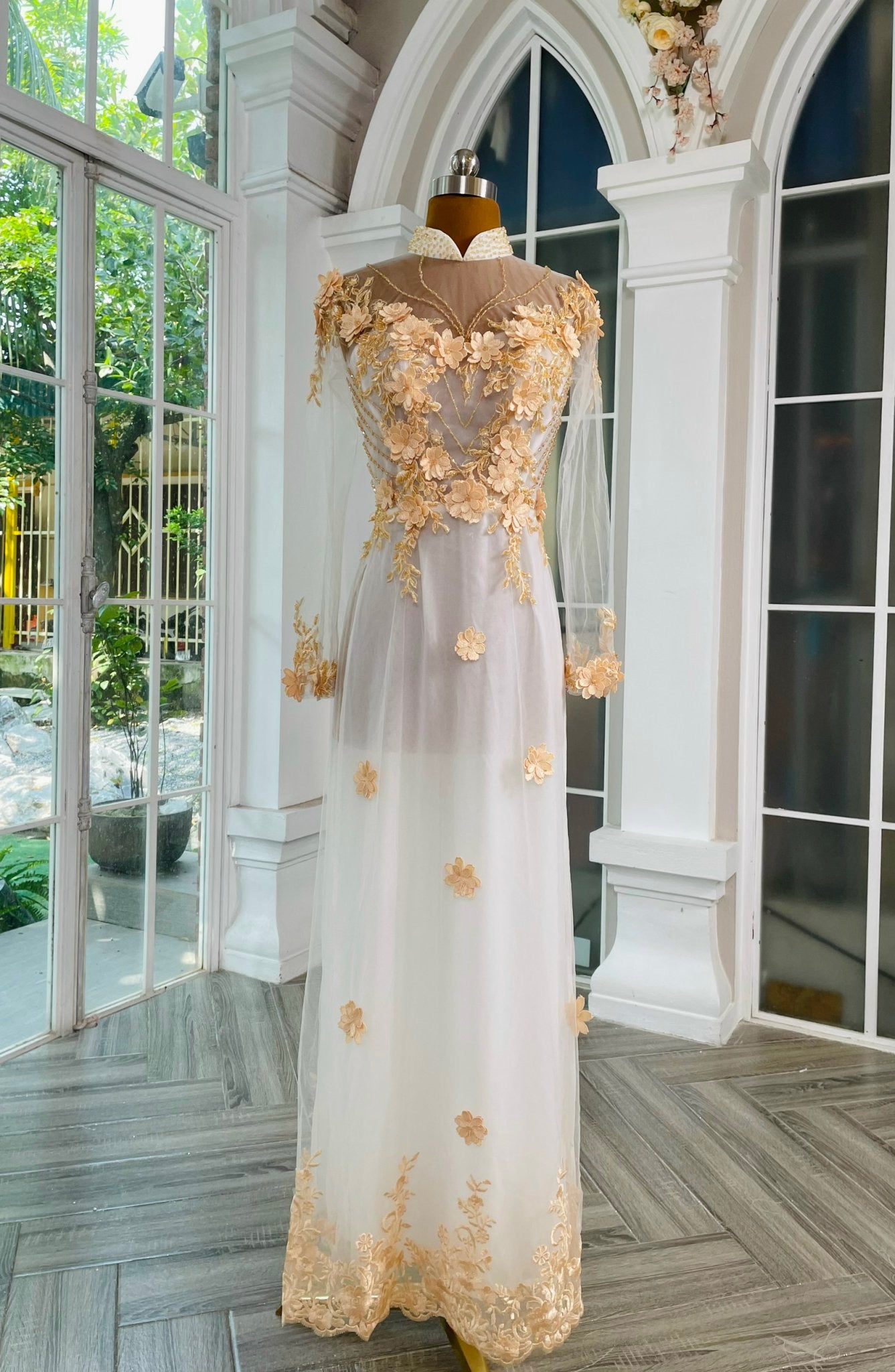 Aodai Charmaine Gold
