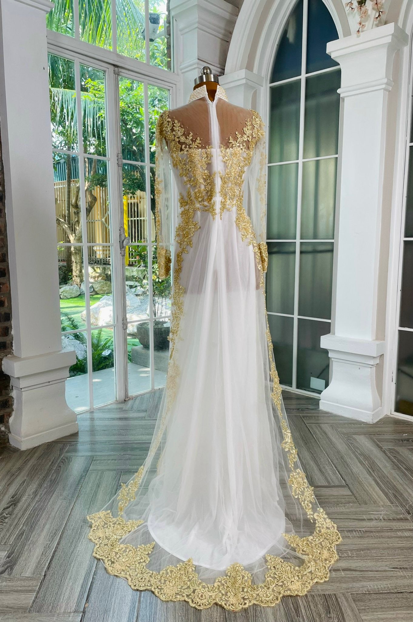 Aodai Kamala White