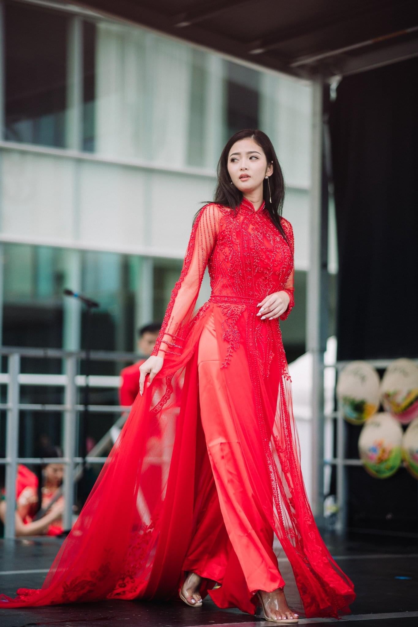 Aodai Angela