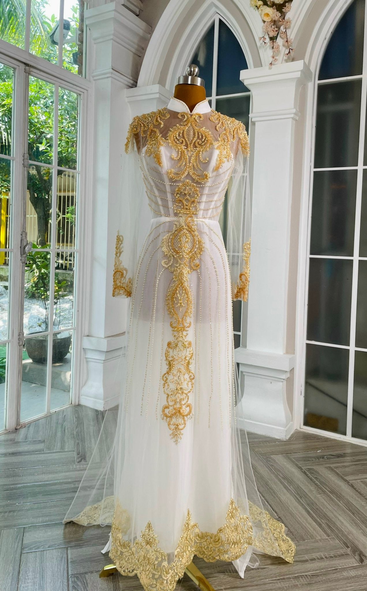 Aodai Odette White