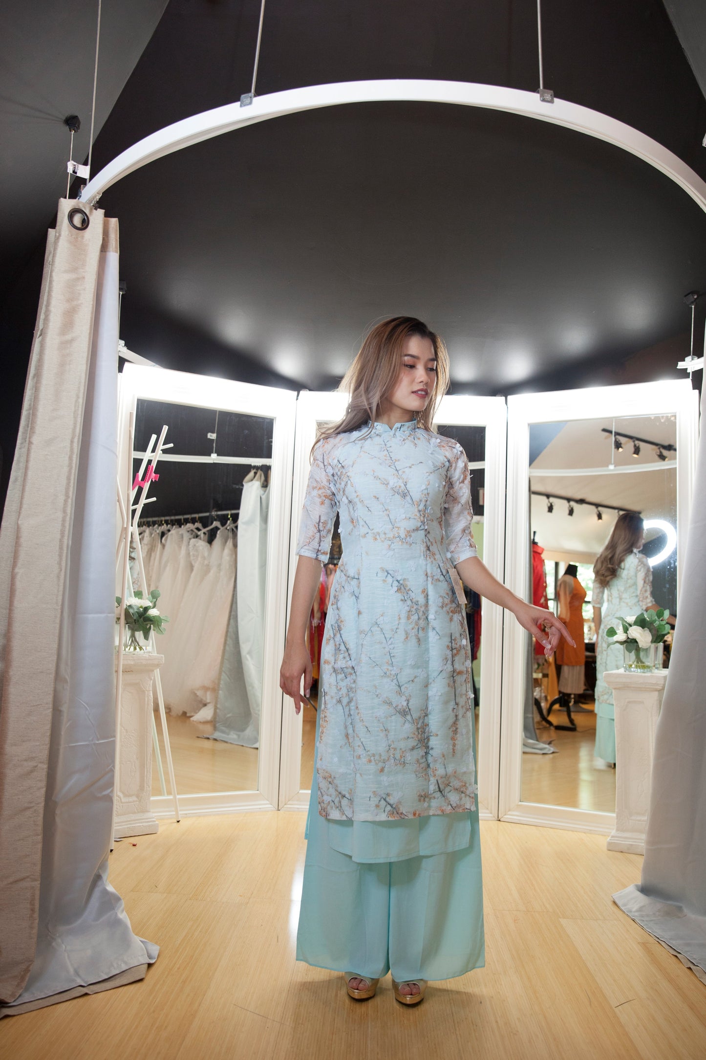 CT AO DAI CACH TAN 1024