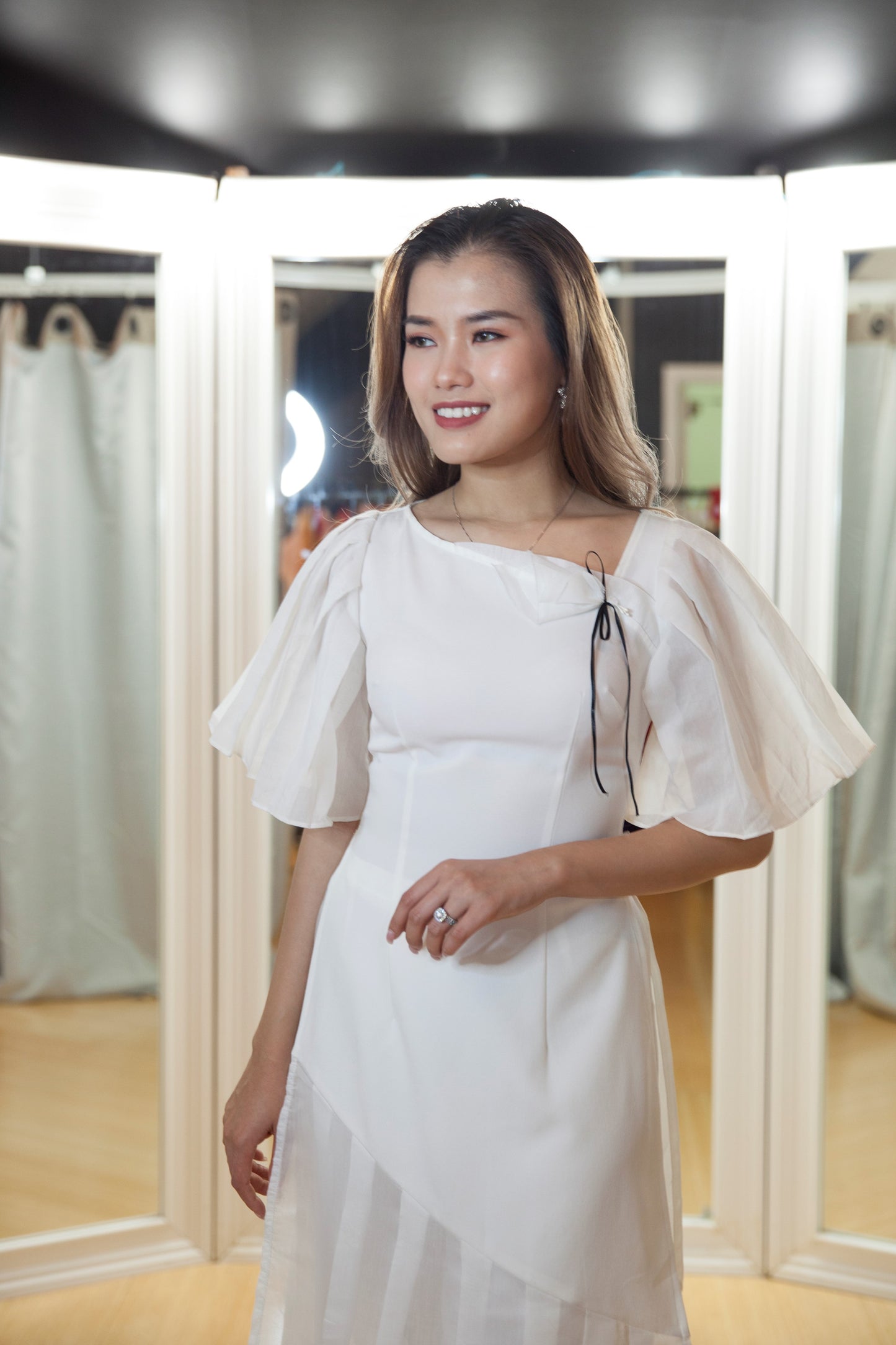 CT AO DAI CACH TAN 1033