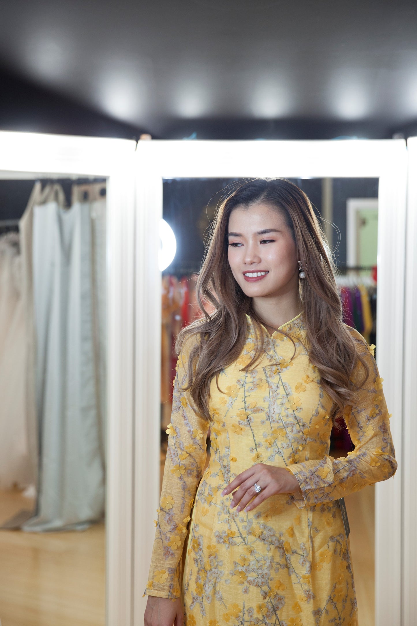 CT AO DAI CACH TAN 1020